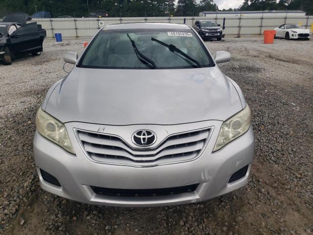 4T1BF3EK8AU049195 - 2010 TOYOTA CAMRY BASE SILVER photo 5