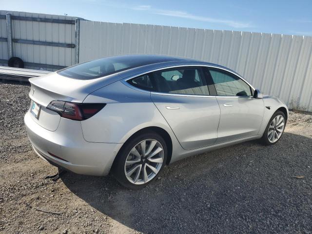 5YJ3E1EA3JF009610 - 2018 TESLA MODEL 3 თეთრი ფოტო 3