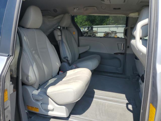 5TDYK3DCXDS326507 - 2013 TOYOTA SIENNA XLE ვერცხლისფერი ფოტო 11