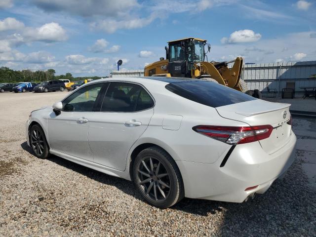 4T1B61HKXJU097040 - 2018 TOYOTA CAMRY XSE 白色 照片 2