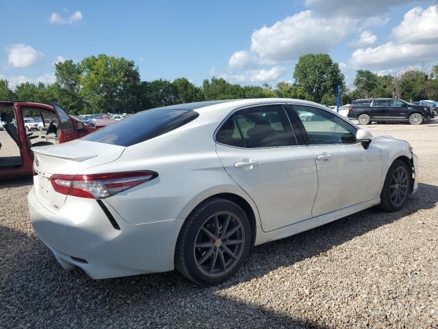 4T1B61HKXJU097040 - 2018 TOYOTA CAMRY XSE 白色 照片 3