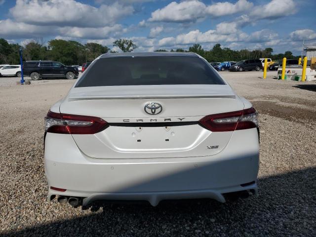 4T1B61HKXJU097040 - 2018 TOYOTA CAMRY XSE 白色 照片 6