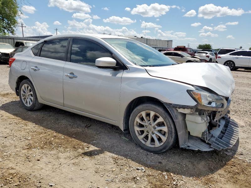 3N1AB7AP2JL637904 - 2018 NISSAN SENTRA S 银色 照片 4