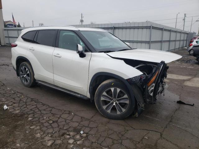 5TDHZRBH7LS020005 - 2020 TOYOTA HIGHLANDER XLE WHITE photo 4