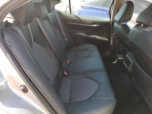 4T1T11AK0MU518216 - 2021 TOYOTA CAMRY SE 银色 照片 10