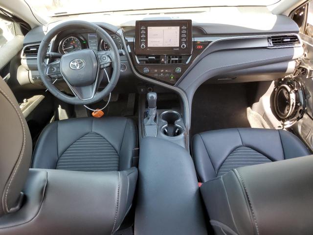 4T1T11AK0MU518216 - 2021 TOYOTA CAMRY SE 银色 照片 8