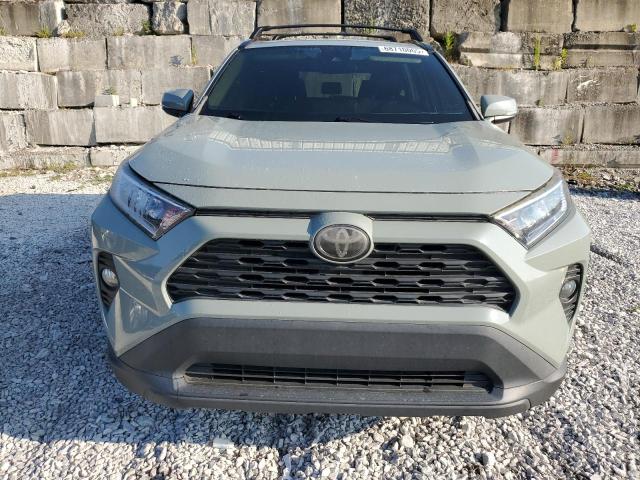 2T3W1RFV0KW019354 - 2019 TOYOTA RAV4 XLE 绿色 照片 5