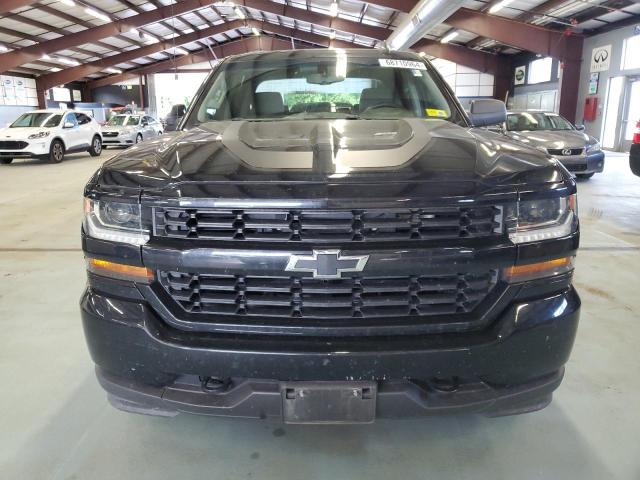 3GCUKPEC7JG261100 - 2018 CHEVROLET SILVERADO K1500 CUSTOM BLACK photo 5