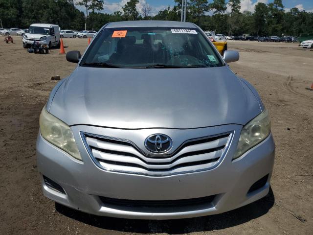 4T4BF3EK5AR064646 - 2010 TOYOTA CAMRY BASE SILVER photo 5