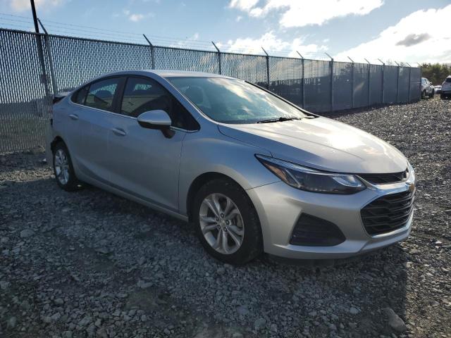 1G1BE5SM4K7105814 - 2019 CHEVROLET CRUZE LT 银色 照片 4