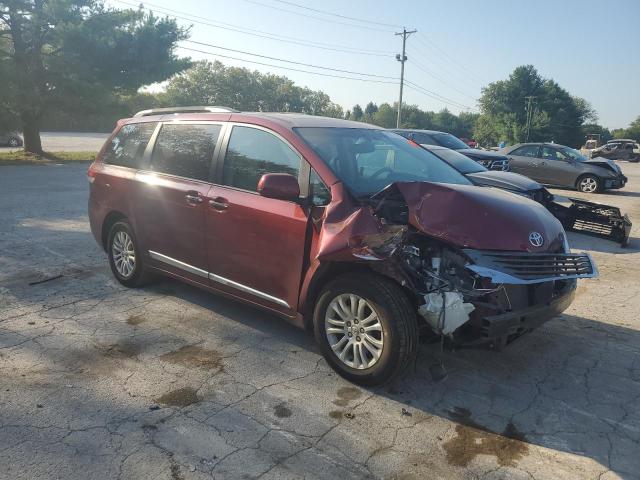 5TDYK3DC7ES479430 - 2021 TOYOTA SIENNA XLE MAROON photo 4