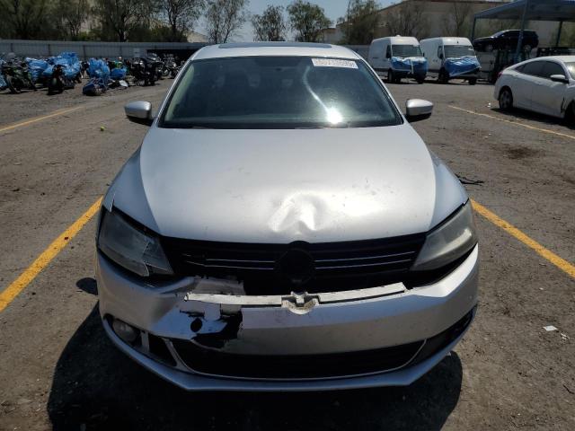 3VWLL7AJ5DM383695 - 2013 VOLKSWAGEN JETTA TDI Серебристый фото 5