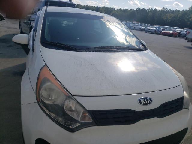 KNADM5A3XE6355433 - 2014 KIA RIO EX LX WHITE photo 5