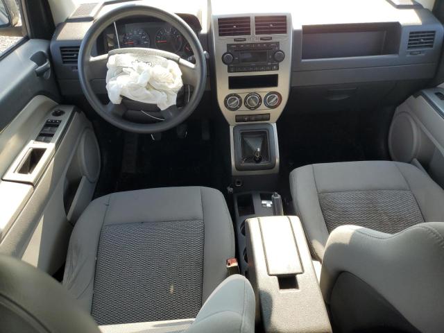 1J8FF47W27D206992 - 2007 JEEP COMPASS GREEN photo 8