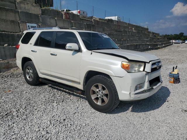 JTEBU5JR0D5133059 - 2013 TOYOTA 4RUNNER SR5 WHITE photo 4