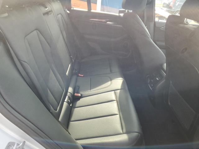 5UXTR9C58JLD69964 - 2018 BMW X3 XDRIVE30I SILVER photo 11