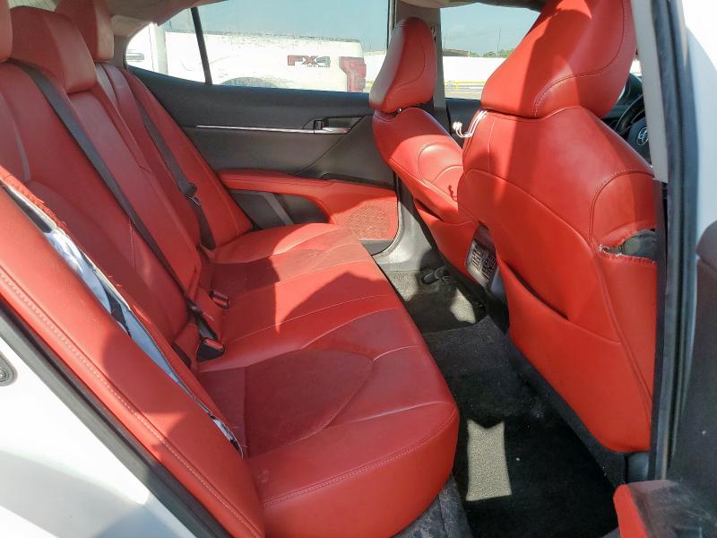 4T1K61AK4MU589660 - 2021 TOYOTA CAMRY XSE WHITE photo 10