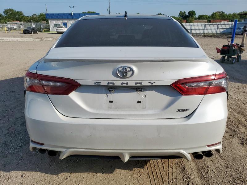 4T1K61AK4MU589660 - 2021 TOYOTA CAMRY XSE WHITE photo 6