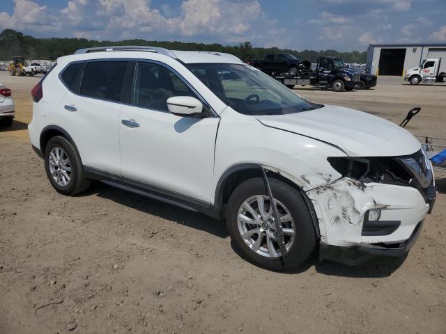 KNMAT2MT8JP587018 - 2018 NISSAN ROGUE S თეთრი ფოტო 4