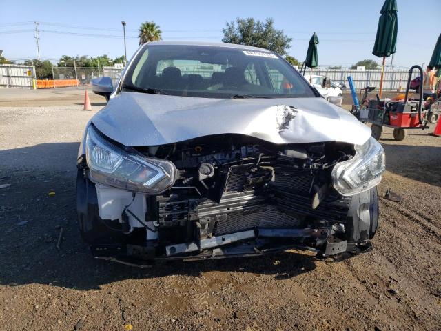 3N1CN8EV9LL861320 - 2020 NISSAN VERSA SV SILVER photo 5