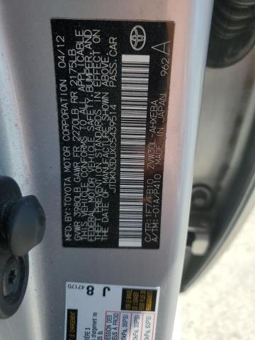 JTDKN3DUXC5439514 - 2012 TOYOTA PRIUS ვერცხლისფერი ფოტო 13