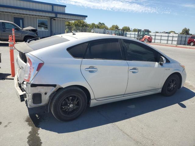 JTDKN3DUXC5439514 - 2012 TOYOTA PRIUS ვერცხლისფერი ფოტო 3