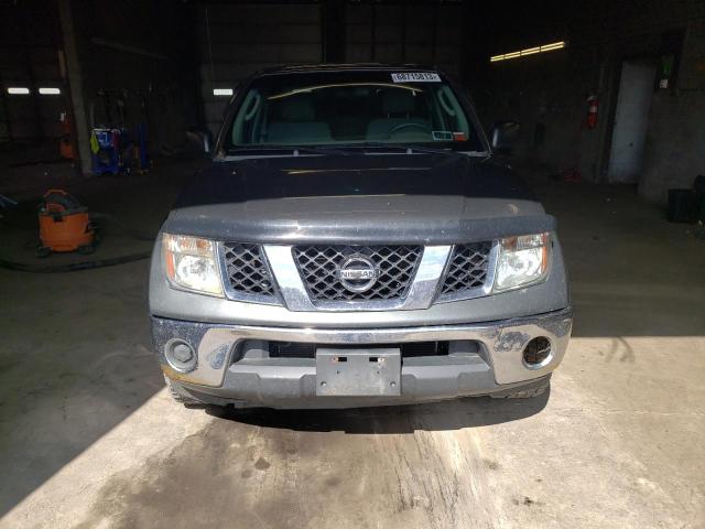 1N6AD09W67C415300 - 2007 NISSAN FRONTIER CREW CAB LE GRAY photo 5