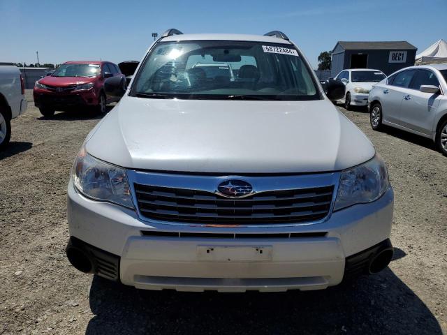 JF2SH6BC0AH773602 - 2010 SUBARU FORESTER XS Weiß Foto 5