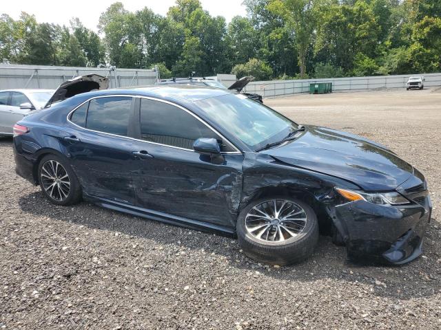 4T1B11HK9JU588214 - 2018 TOYOTA CAMRY L BLUE photo 4