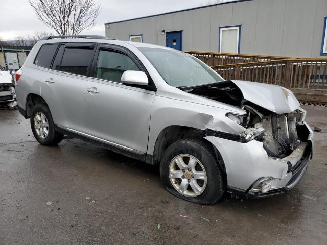 5TDBK3EH0DS183292 - 2013 TOYOTA HIGHLANDER BASE SILVER photo 4