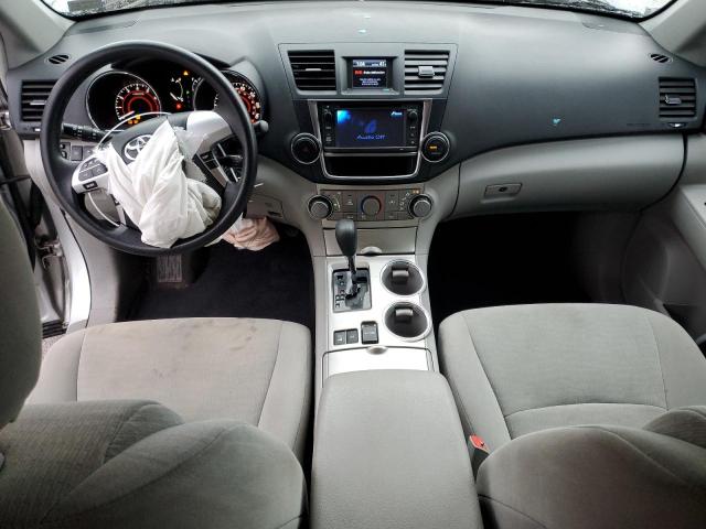 5TDBK3EH0DS183292 - 2013 TOYOTA HIGHLANDER BASE Күміс фото 8