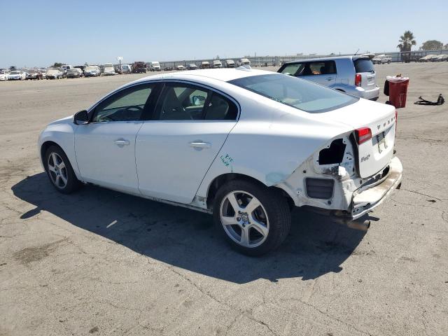 YV1612FS3D2179148 - 2013 VOLVO S60 T5 თეთრი ფოტო 2