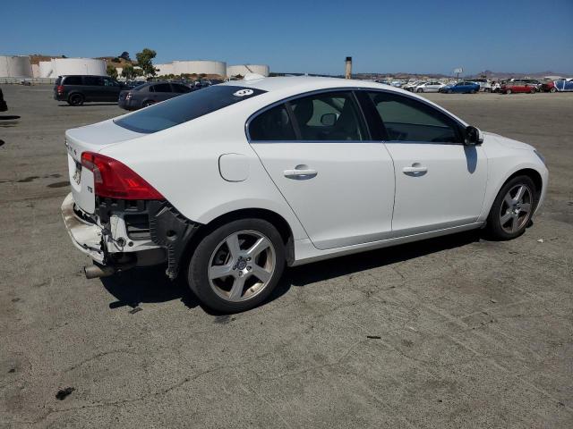 YV1612FS3D2179148 - 2013 VOLVO S60 T5 თეთრი ფოტო 3