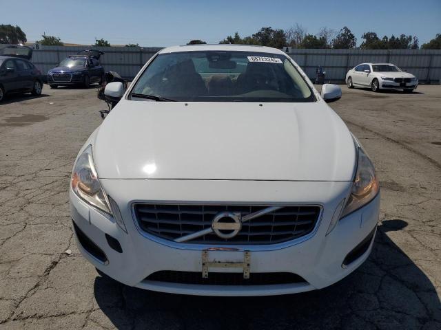 YV1612FS3D2179148 - 2013 VOLVO S60 T5 თეთრი ფოტო 5
