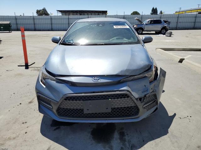 JTDS4RCE9LJ007410 - 2020 TOYOTA COROLLA SE ვერცხლისფერი ფოტო 5
