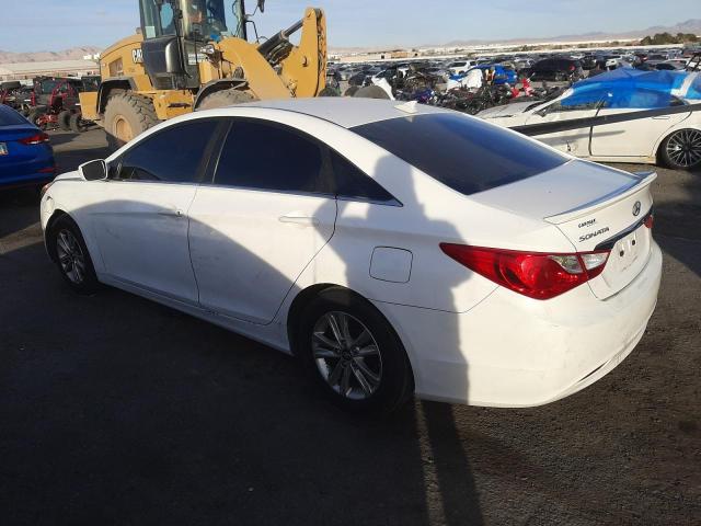 5NPEB4AC4DH668280 - 2013 HYUNDAI SONATA GLS WHITE photo 2