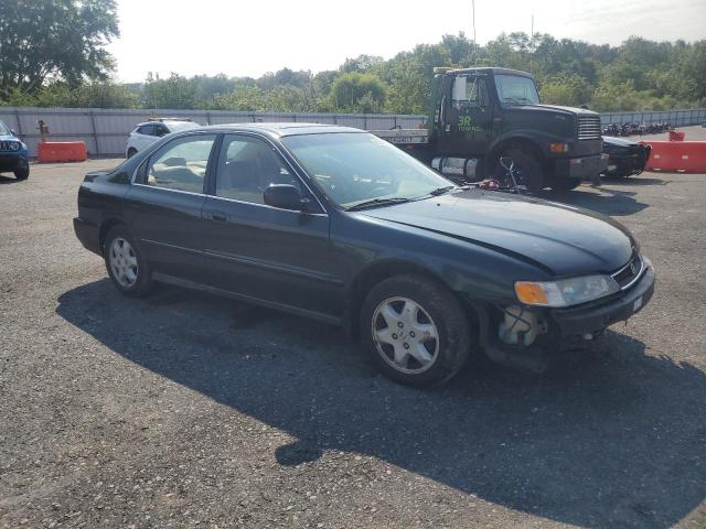 1HGCE6670VA021102 - 1997 HONDA ACCORD EX BLACK photo 4