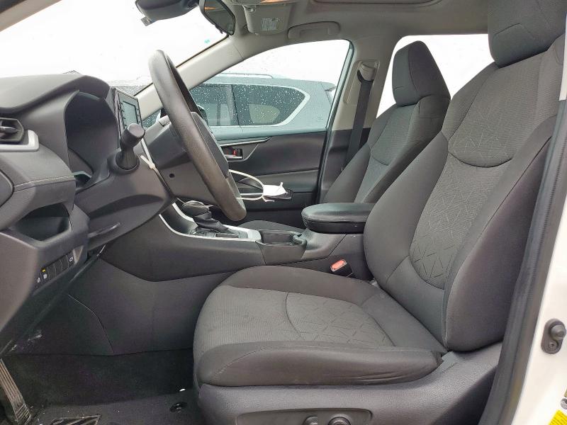 2T3W1RFV7MC114708 - 2021 TOYOTA RAV4 XLE WHITE photo 7