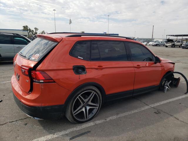 3VV1B7AX9JM016443 - 2018 VOLKSWAGEN TIGUAN S ORANGE photo 3