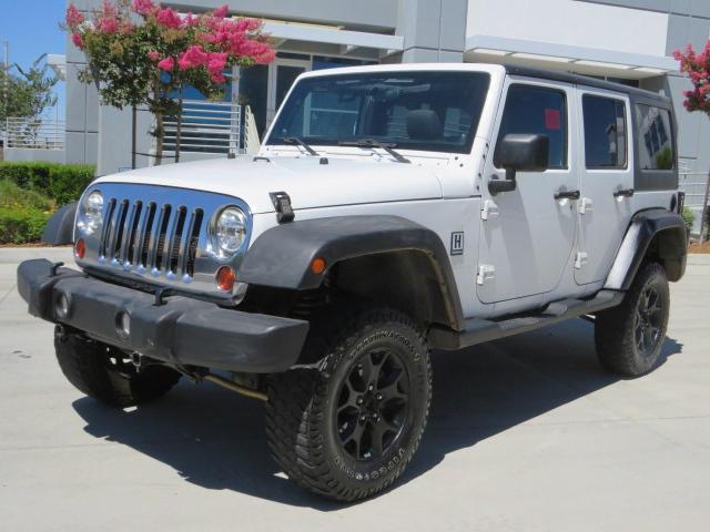 1C4BJWDG4CL109807 - 2012 JEEP WRANGLER U SPORT WHITE photo 2