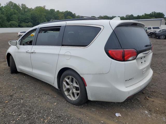 2C4RC1FG3JR123615 - 2018 CHRYSLER PACIFICA TOURING PLUS Weiß Foto 2