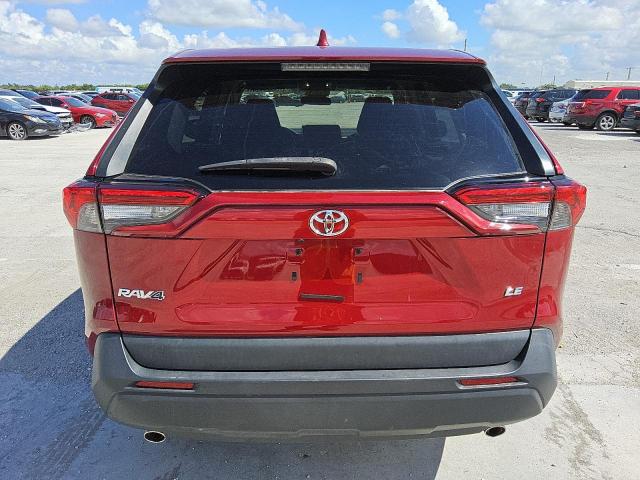 2T3H1RFV9PW268719 - 2023 TOYOTA RAV4 LE 红色 照片 6