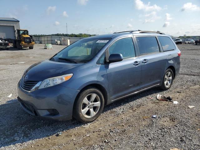 2017 TOYOTA SIENNA LE, 
