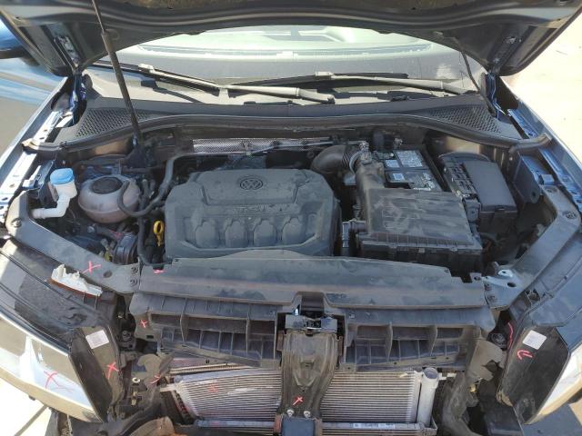 3VV1B7AX6JM120615 - 2018 VOLKSWAGEN TIGUAN S Синий фото 12