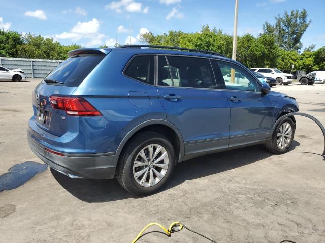 3VV1B7AX6JM120615 - 2018 VOLKSWAGEN TIGUAN S Синий фото 3