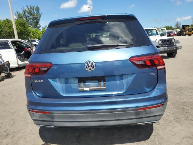 3VV1B7AX6JM120615 - 2018 VOLKSWAGEN TIGUAN S Синий фото 6