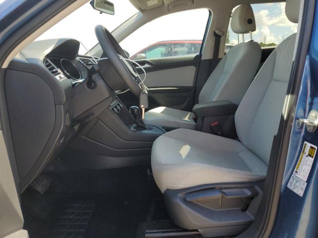 3VV1B7AX6JM120615 - 2018 VOLKSWAGEN TIGUAN S Синий фото 7