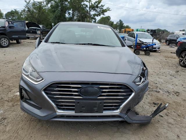 5NPE24AF5JH665541 - 2018 HYUNDAI SONATA SE ნაცრისფერი ფოტო 5