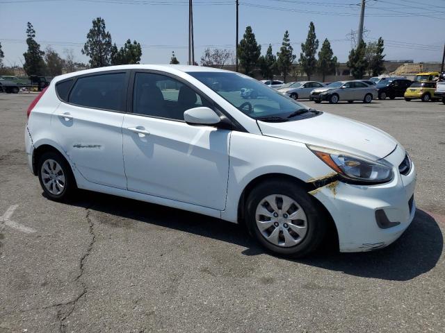 KMHCT5AE3HU319100 - 2017 HYUNDAI ACCENT SE WHITE photo 4