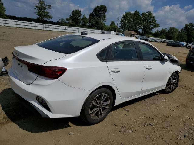 3KPF24ADXNE460620 - 2022 KIA FORTE FE WHITE photo 3